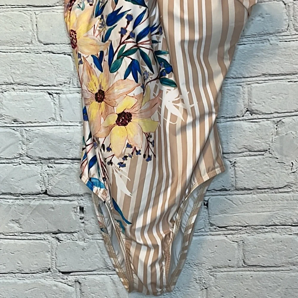 Athena Tan White Striped Floral Halter Swimsuit Size 6 Excellent Condition